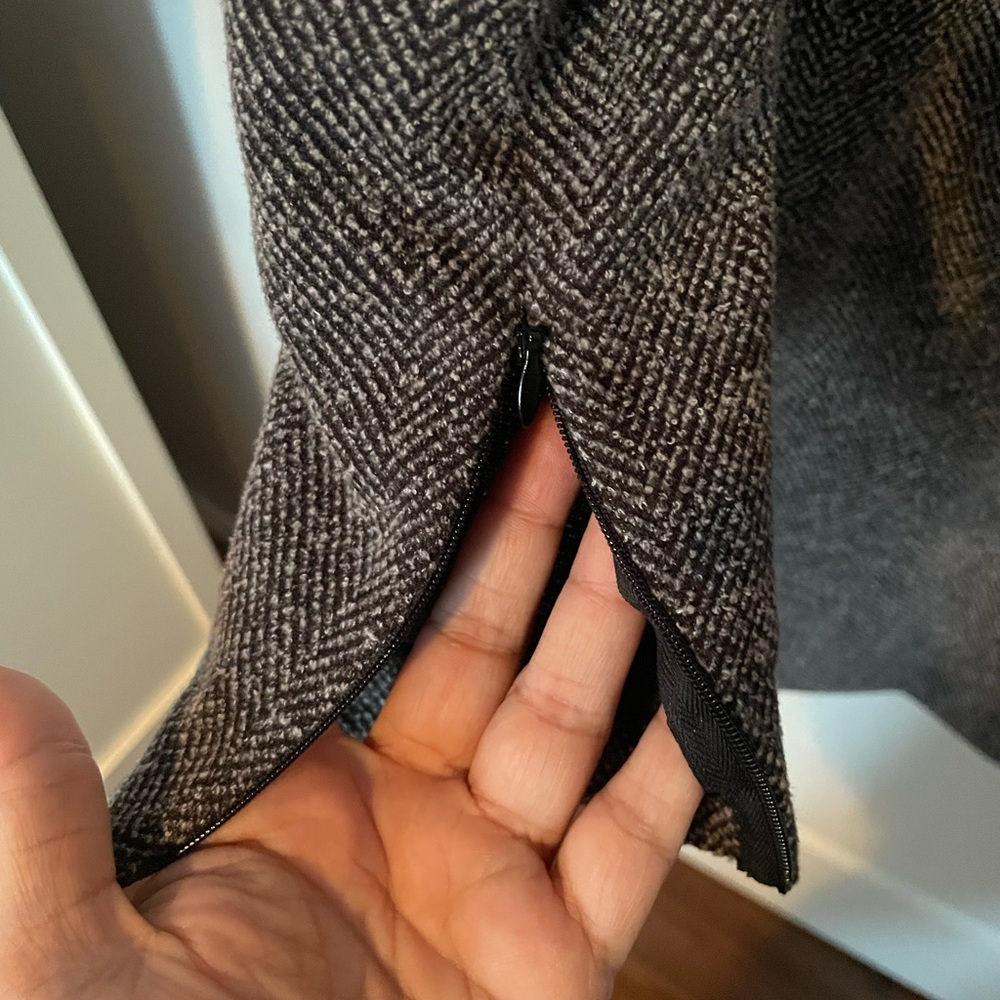 CLUB MONACO LEATHER/TWEED L/S DRESS - Picture 3 of 4